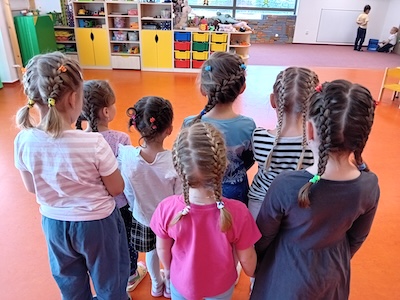 Kam dřív skočit? - ZŠ a MŠ Šindlovy Dvory