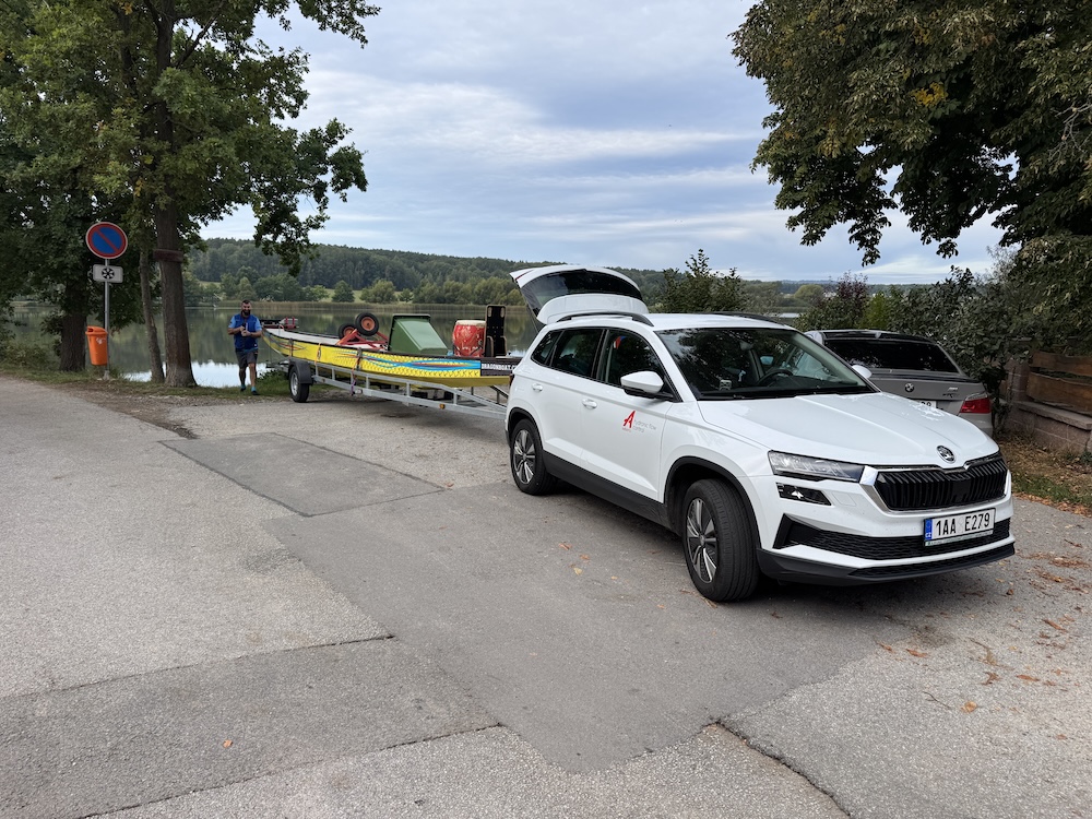 Dračí lodě rozčeřily vody Šindovského rybníku - ZŠ a MŠ Šindlovy Dvory
