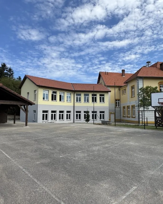 O základní škole - ZŠ a MŠ Šindlovy Dvory
